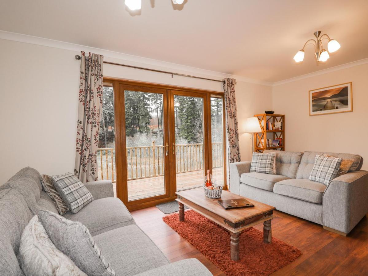 Fersit Log Cottage 罗伊桥 外观 照片