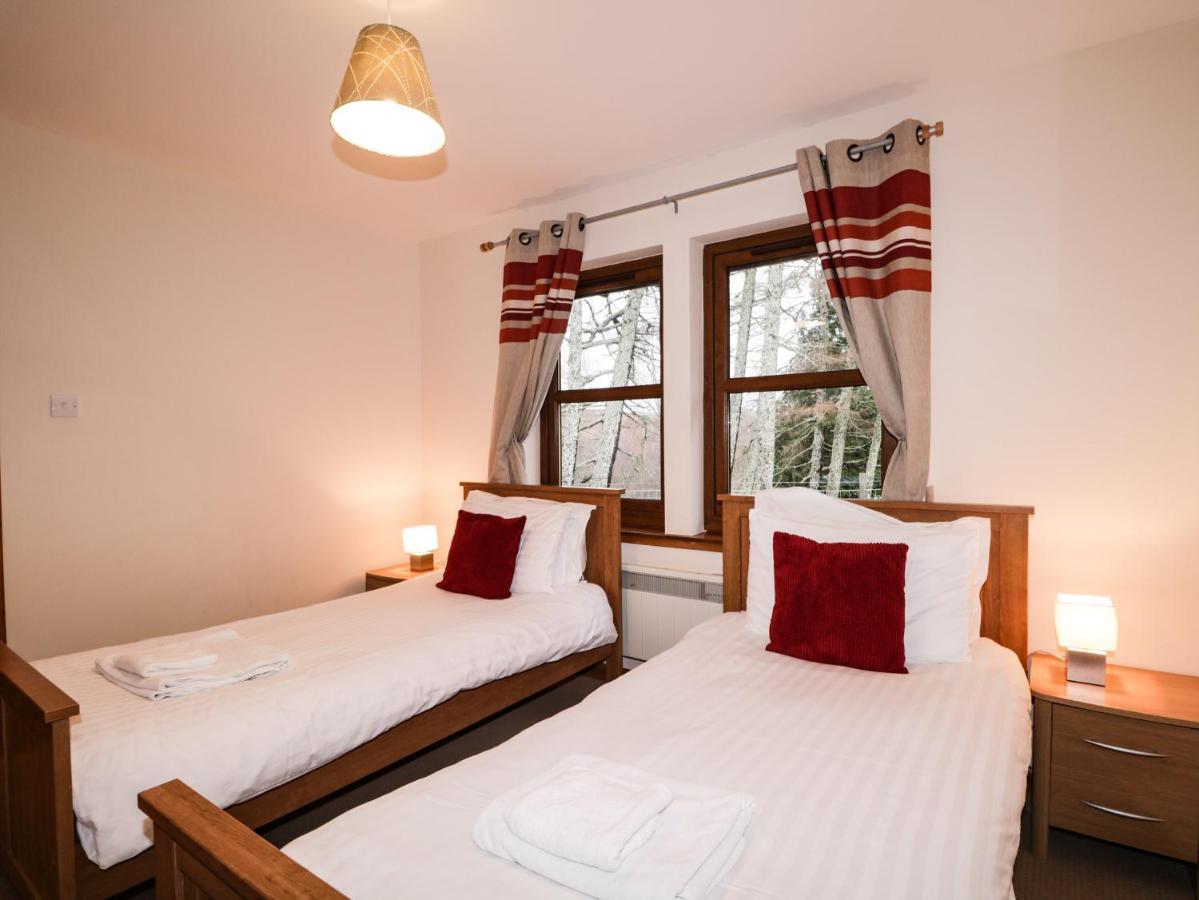 Fersit Log Cottage 罗伊桥 外观 照片